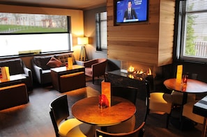 Bar (on property) - Mondo Hotel (Coatbridge)