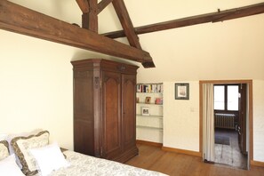 Comfort kamer, 1 twee- of 2 eenpersoonsbedden, privébadkamer | Een laptopwerkplek, verduisterende gordijnen, gratis wifi, beddengoed