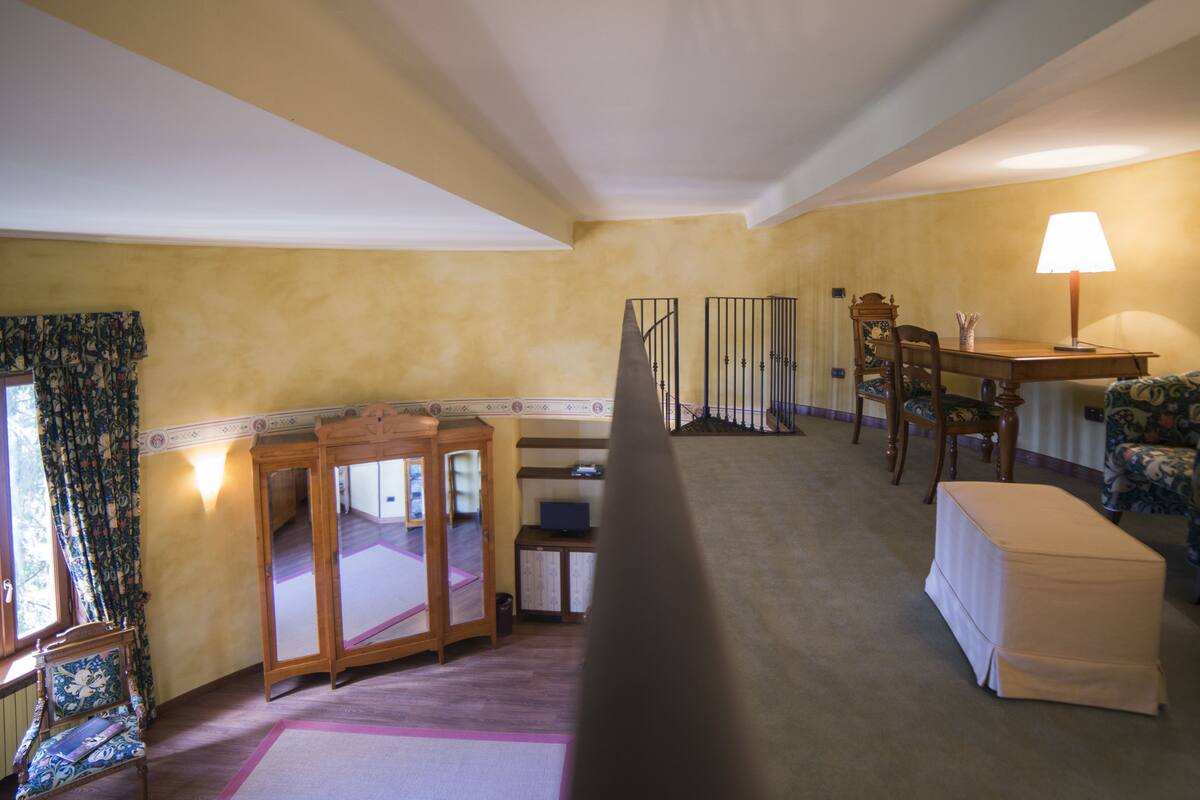 duplex (suite) | 1 bedroom, minibar, in-room safe, individually decorated