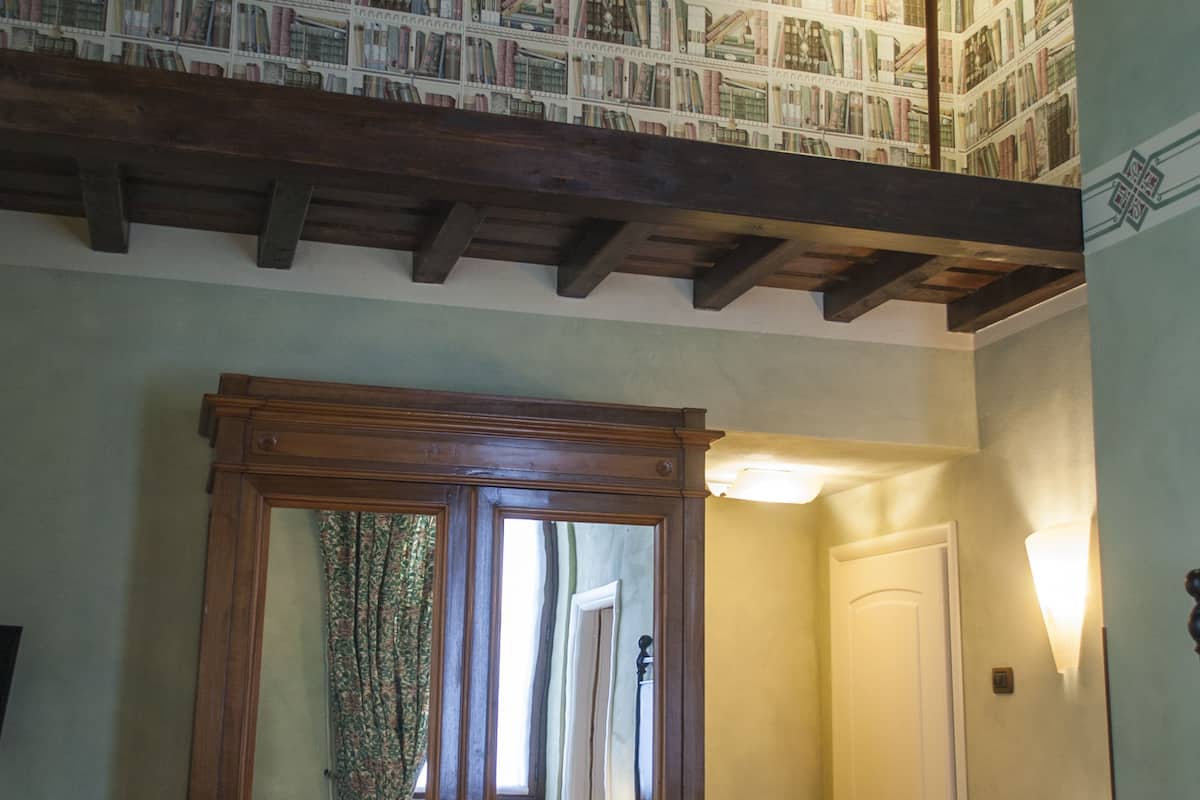 double room | 1 bedroom, minibar, in-room safe, individually decorated