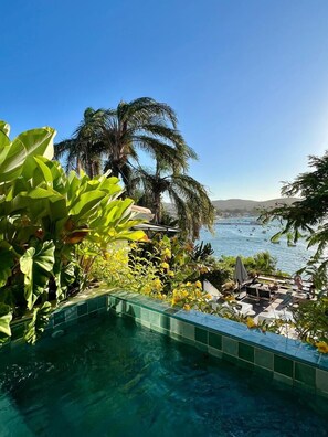 Suite Premium, bain à remous, vue mer