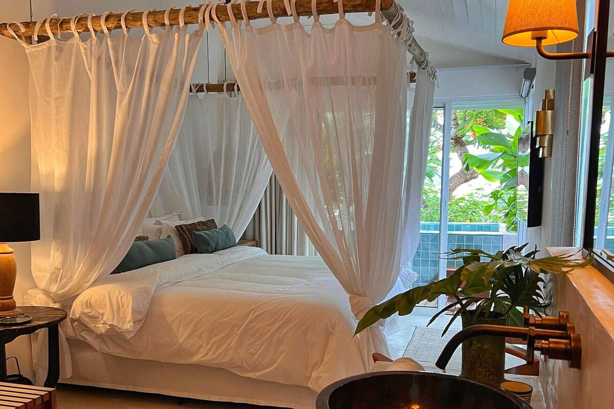 Egyptian cotton sheets, pillowtop beds, minibar, in-room safe