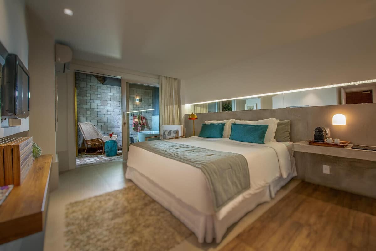 Egyptian cotton sheets, pillowtop beds, minibar, in-room safe