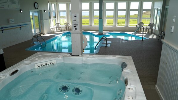 Indoor pool, pool loungers
