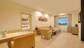  Superior Suite | บริเวณนั่งเล่น | ทีวีจอแอลซีดี