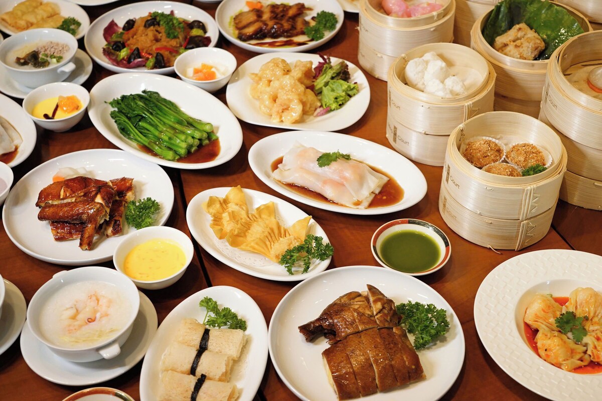 Deluxe Room Package - Free Dim Sum All-you-can-eat at Ming Court | In-room safe, desk, blackout drapes, soundproofing