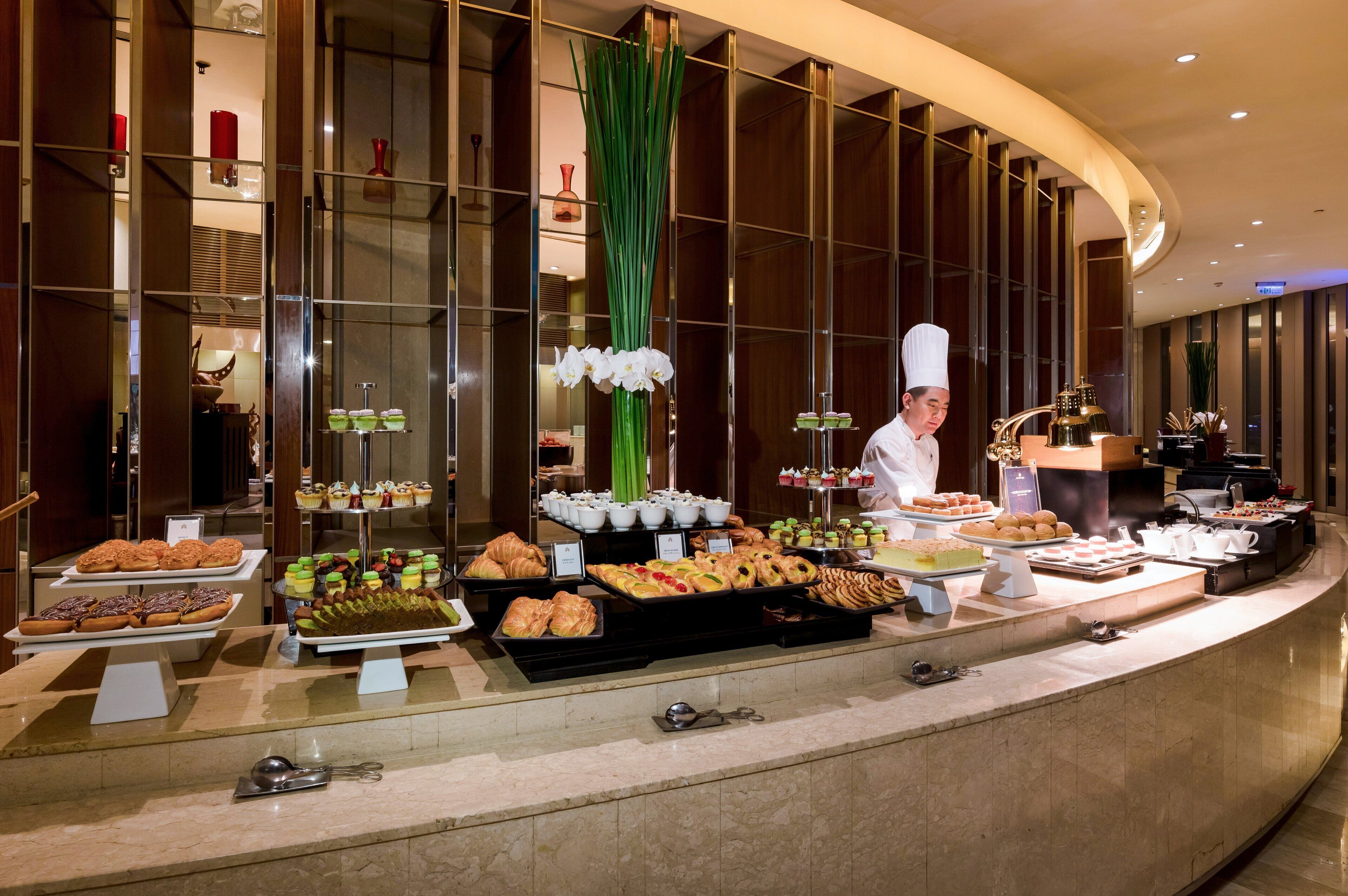 2 restaurants, breakfast, lunch, dinner served; international cuisine