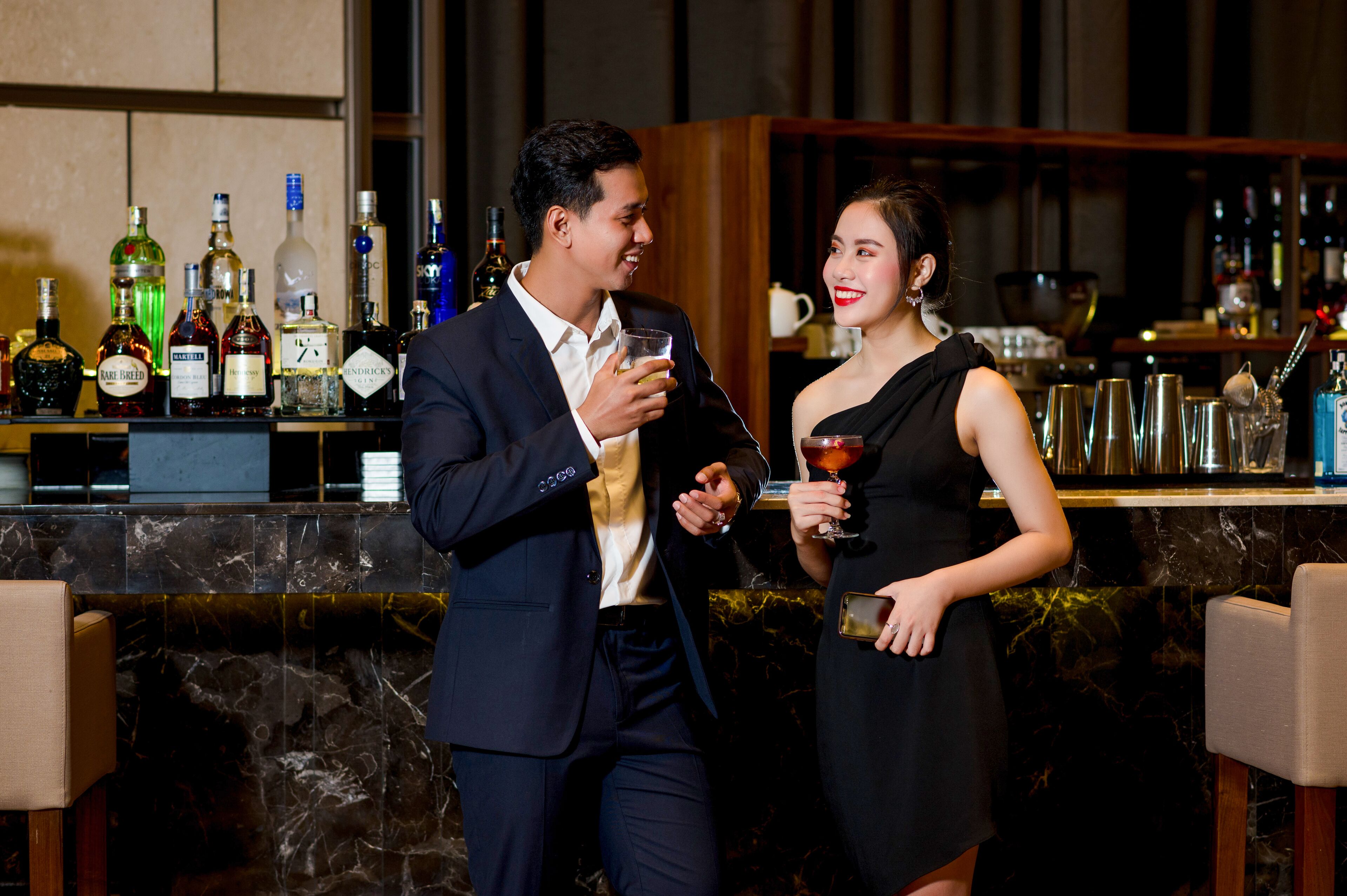 Bar (trong khuôn viên)