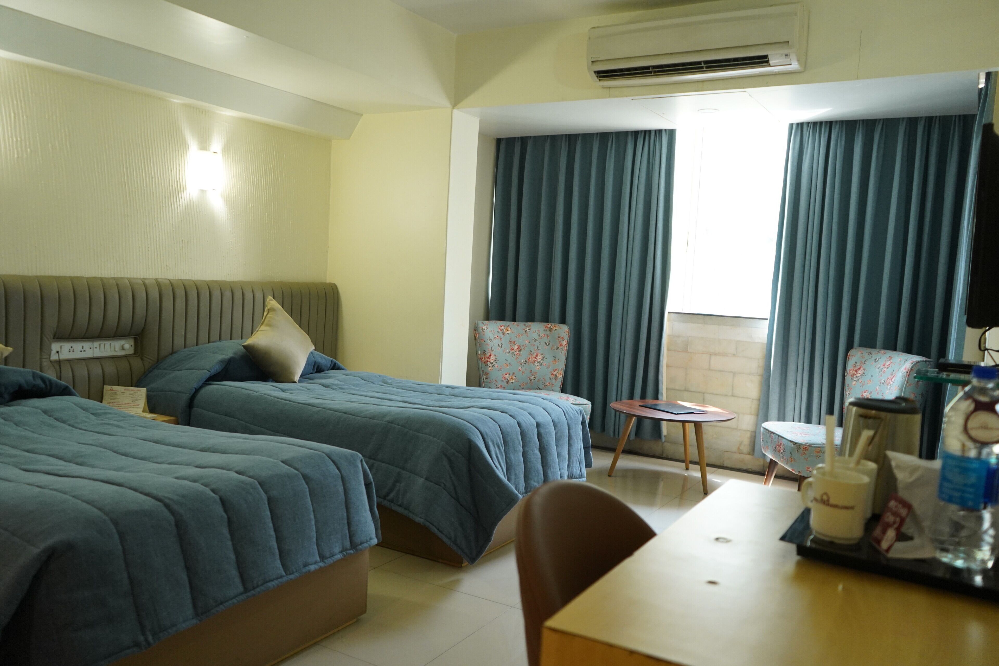 Photo - Hotel Diplomat, Colaba