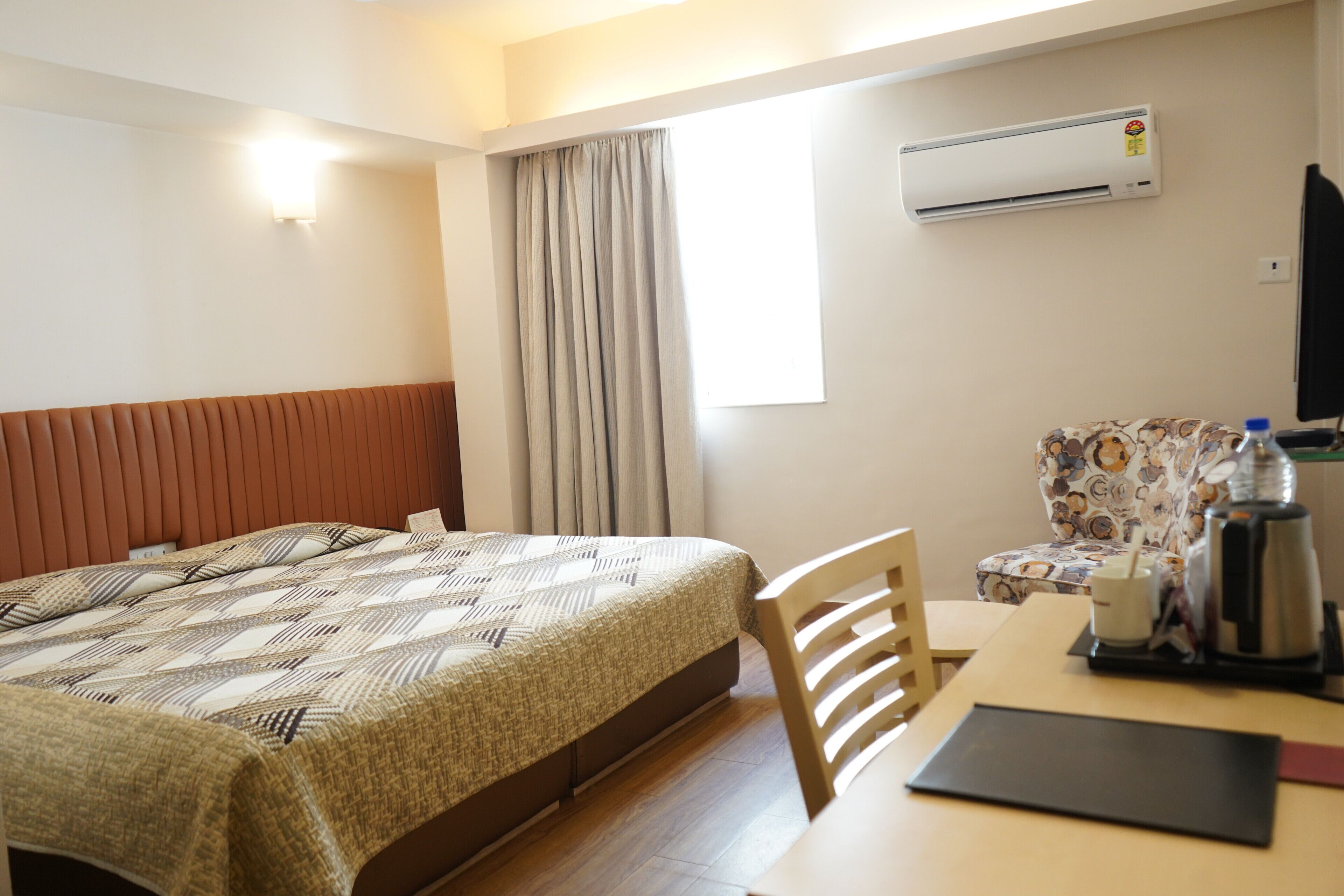 Photo - Hotel Diplomat, Colaba