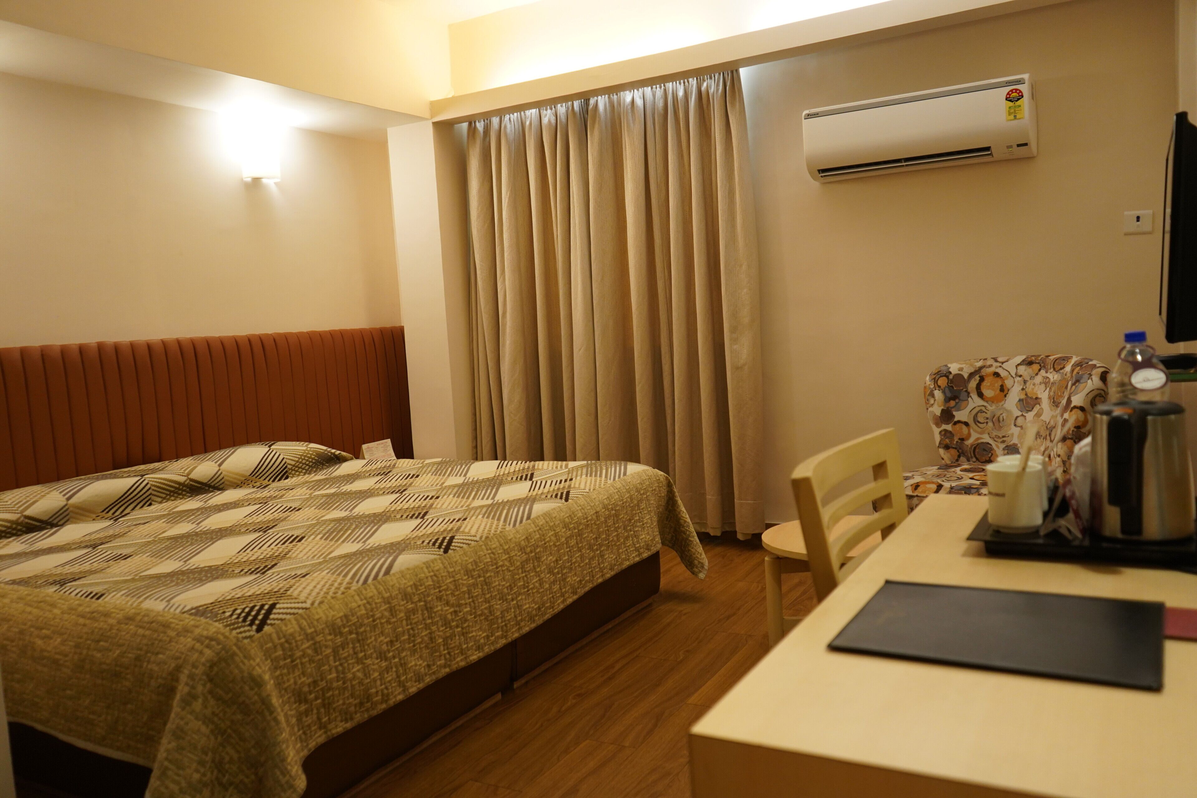Photo - Hotel Diplomat, Colaba
