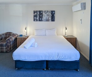 Iron/ironing board, free WiFi, bed sheets - Arkana Motor Inn & Terrace Apartments (Mount Gambier)