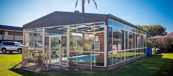 Arkana Motor Inn & Terrace Apartments