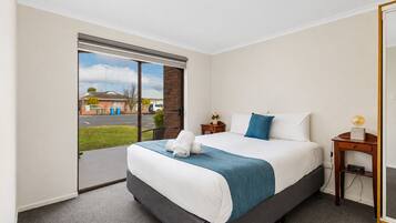 2 Bedroom Room | Iron/ironing board, WiFi (free), bed sheets