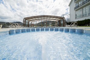 Piscina a l'aire lliure de temporada 