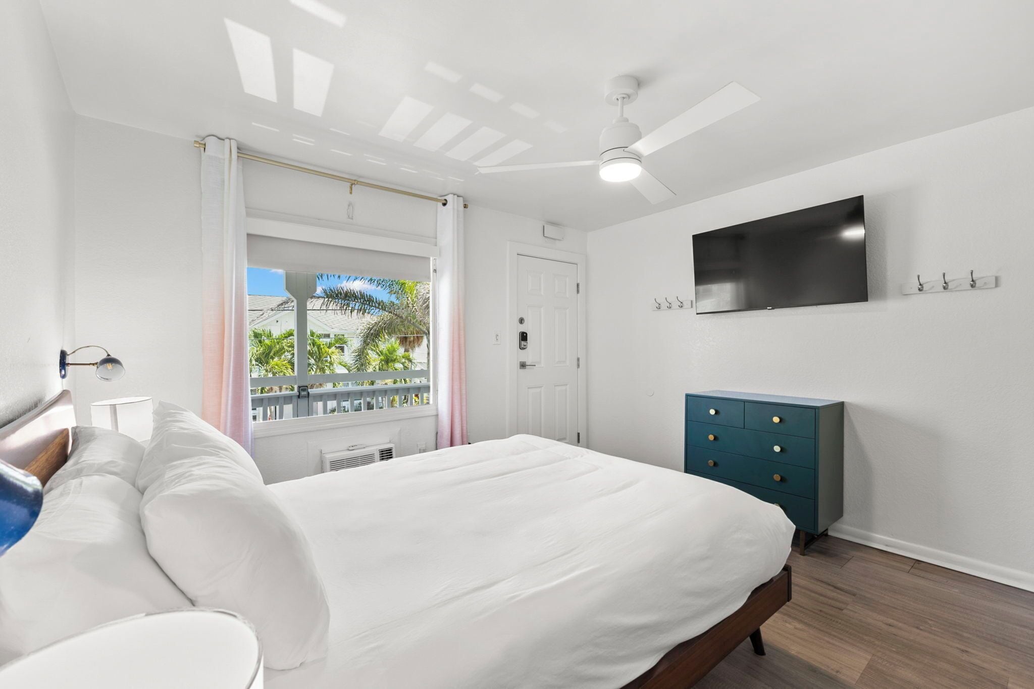 North Petite Room | Premium bedding, down comforters, pillowtop beds, free WiFi