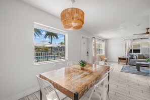 Two Bedroom Suite | In-room dining - Hotel Cabana Clearwater Beach (Clearwater Beach)