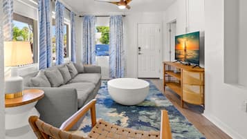 Design appartement | Woonruimte | Flatscreentelevisie