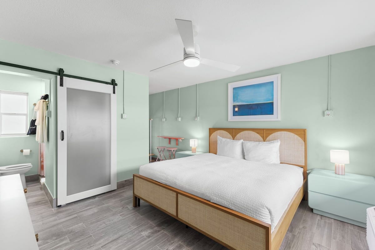 Cabana Suite | Premium bedding, down comforters, pillowtop beds, free WiFi