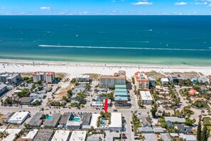 근처 해변, 비치 파라솔, 비치 타월