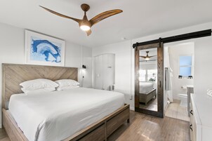 Cabana Suite | Premium bedding, down comforters, pillowtop beds, free WiFi