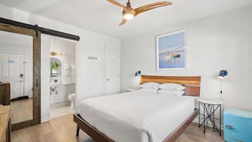 Pool View North Petite | Premium bedding, down comforters, pillowtop beds, WiFi (free)