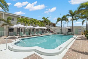 2 outdoor pools, a heated pool, open 8:00 AM to 8:00 PM, pool umbrellas - Hotel Cabana Clearwater Beach (Clearwater Beach)