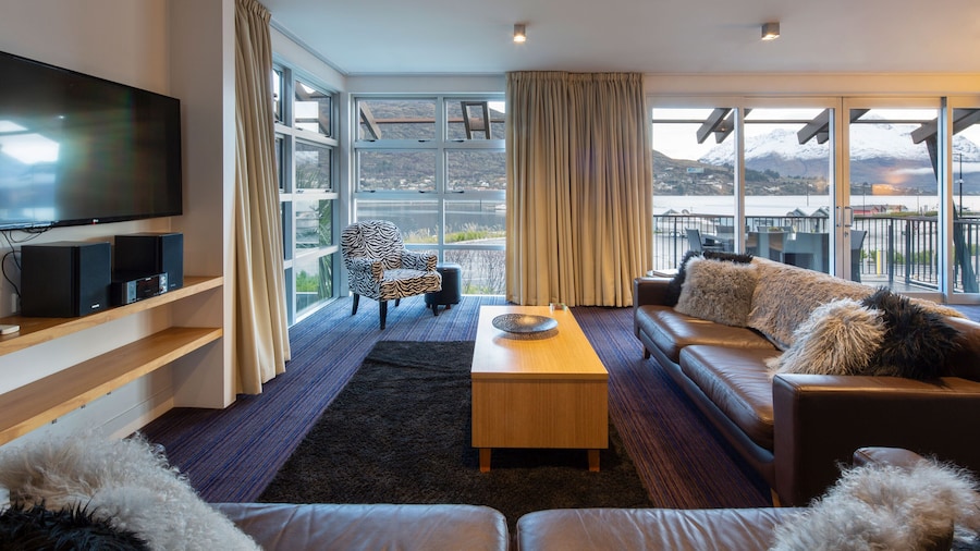 Marina Apartments Element Escapes