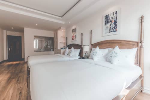 Elegant Suite 2 Double Beds City View | Premium bedding, memory foam beds, minibar, in-room safe