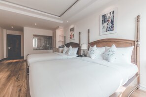 Elegant Suite 2 Double Beds City View