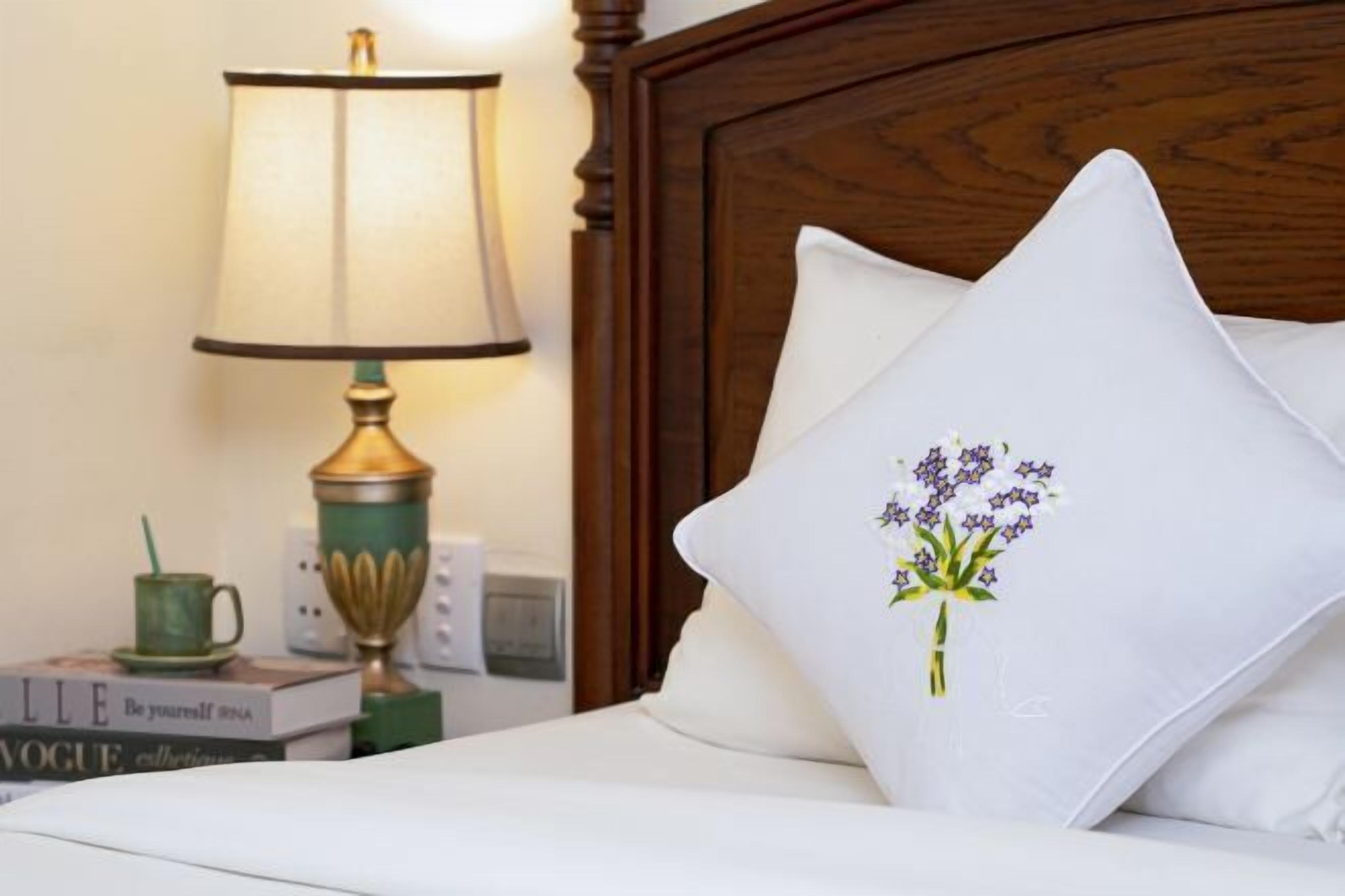 Luxe beddengoed, bedden met traagschuimmatras, een minibar