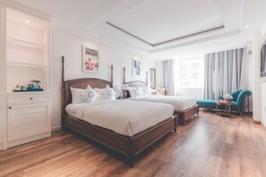 Premium bedding, memory-foam beds, minibar, in-room safe - Alagon City Hotel & Spa (Ho Chi Minh City)