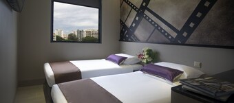 Hotel 81 Premier Hollywood