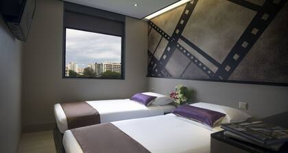 Hotel 81 Premier Hollywood