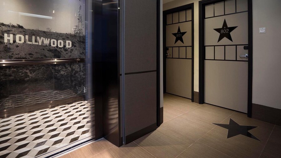 Hotel 81 Premier Hollywood