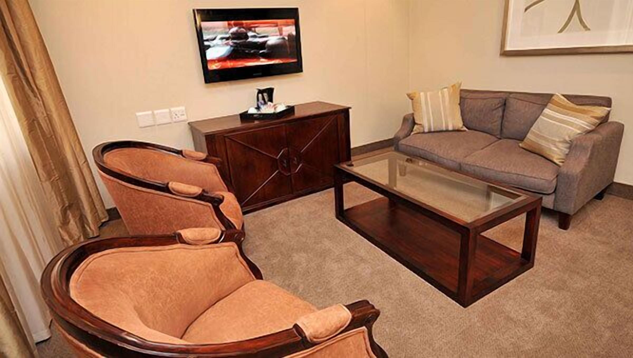 executive suite | living area | plasma tv