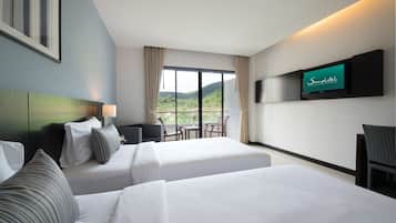 Studio, pemandangan gunung | Seprai premium, minibar, brankas, dan meja kerja