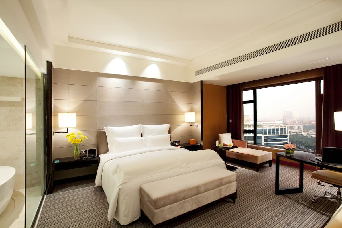 1 Schlafzimmer, Minibar, Zimmersafe, Schreibtisch