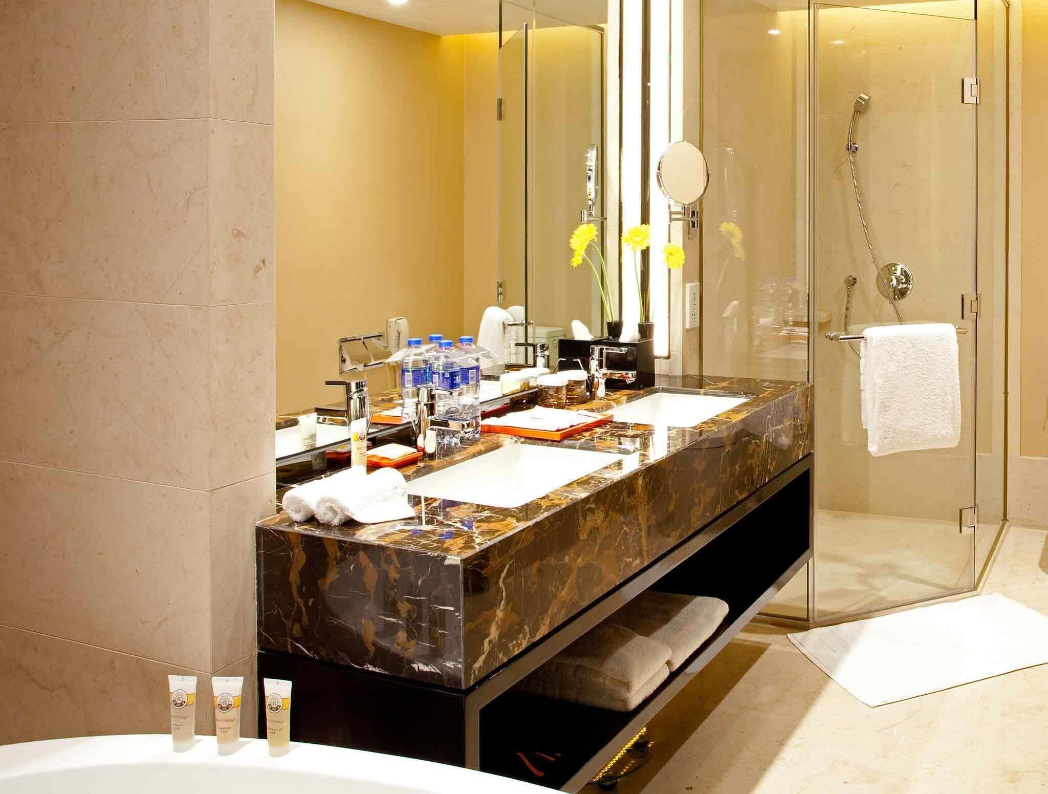 1 bedroom, minibar, in-room safe, desk