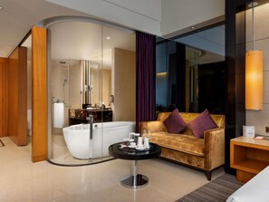 Habitación Deluxe, 2 camas individuales | Minibar, caja fuerte, escritorio y espacio para trabajar con un portátil