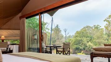 Minibar, in-room safe, desk, rollaway beds