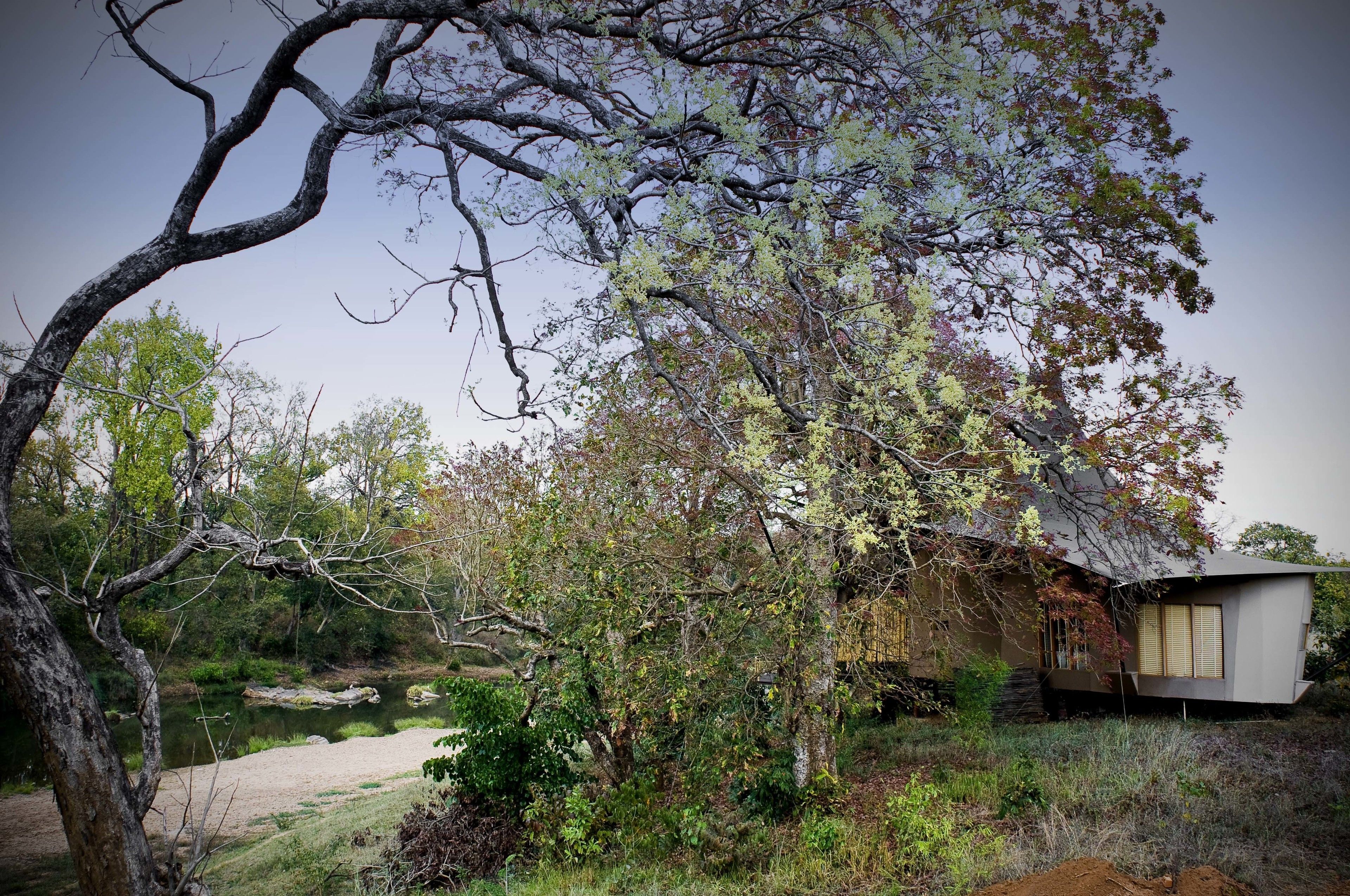 المنشأة من الخارج