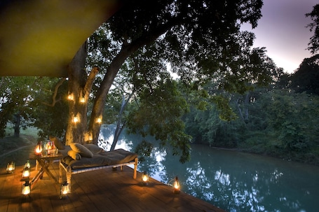 Terraza o patio. Banjaar Tola, Kanha National Park