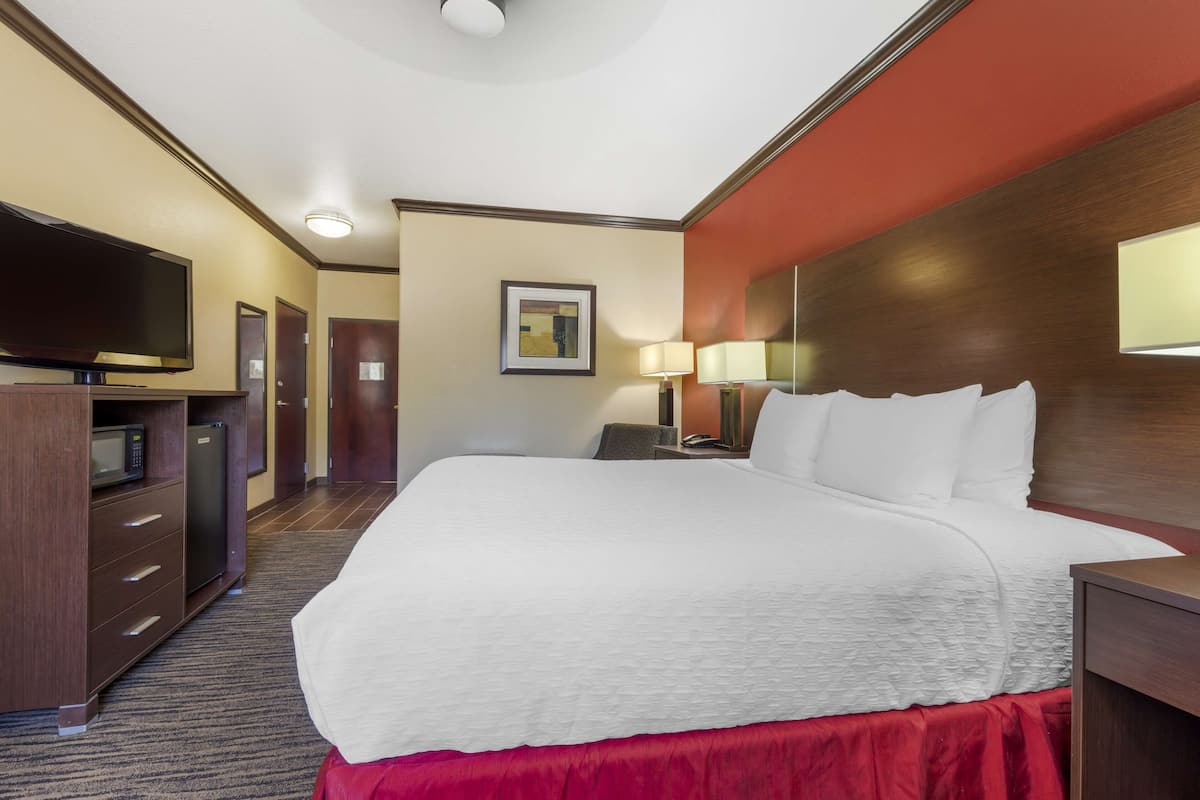 In-room safe, desk, laptop workspace, iron/ironing board