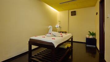 Sauna, steam room, body treatments, aromatherapy, deep-tissue massages