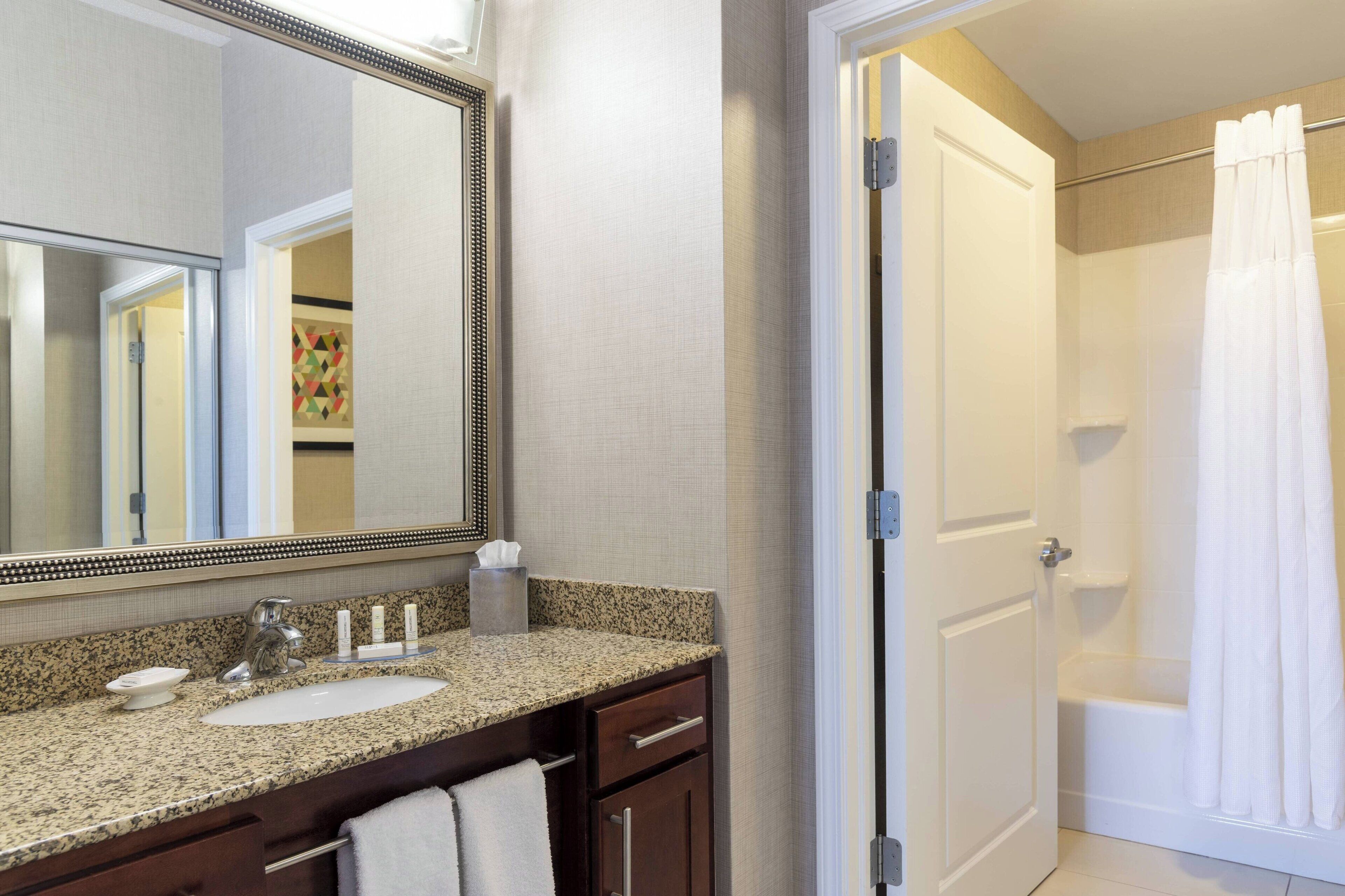 suite, 2 bedrooms | bathroom | combined shower/bathtub, designer toiletries, hair dryer, towels