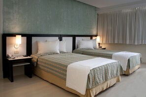 Standard Twin Room | Minibar, in-room safe, free wired internet - Master Premium Palace (Porto Alegre)