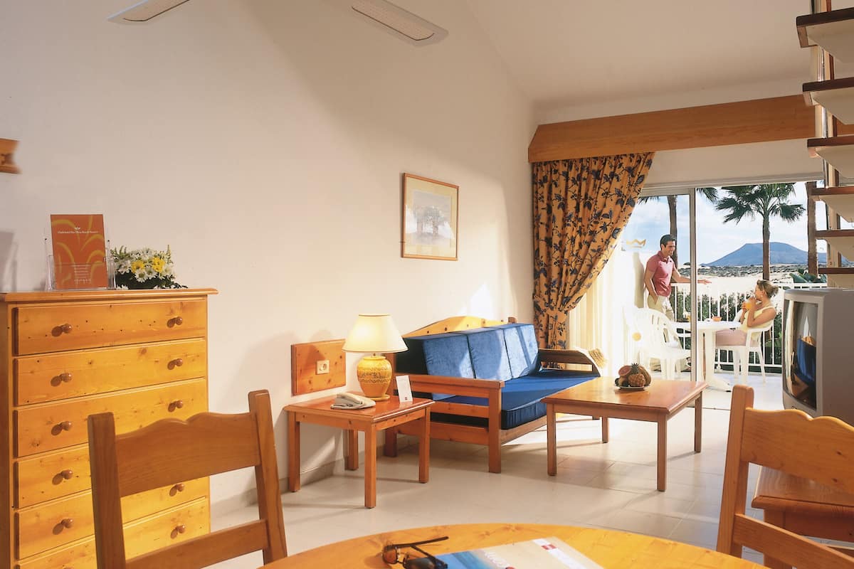 Family Room, 1 Bedroom, Annex Building | In-room safe, bed sheets