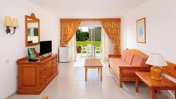 Family Room, 1 Bedroom, Annex Building | In-room safe, bed sheets