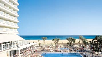 2 outdoor pools, pool umbrellas, pool loungers